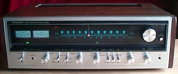 Läcker front! Varför kan inte dagens receivers se ut såhär?